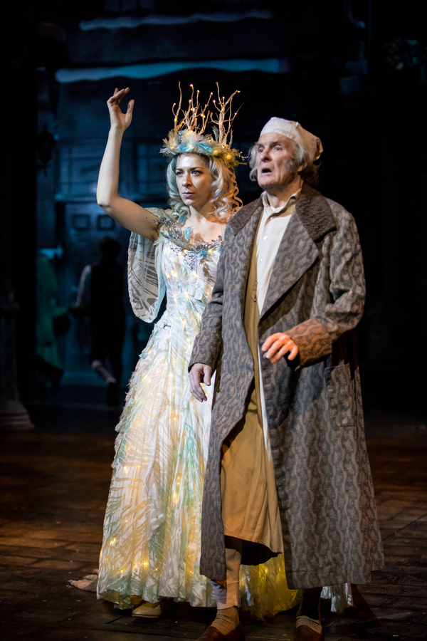 Photo Flash: First Look At A CHRISTMAS CAROL At The Guthrie Theater Image