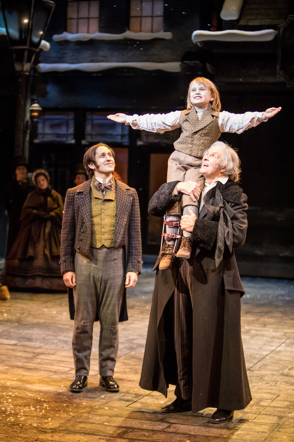 Photo Flash: First Look At A CHRISTMAS CAROL At The Guthrie Theater 