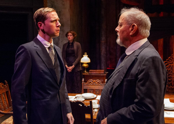 Photo Flash: TimeLine Theatre Presents RUTHERFORD AND SON Image