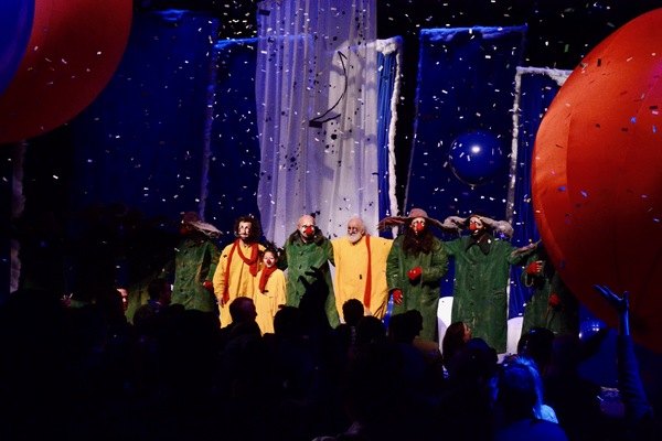 The Cast of Slava's Snowshow Photo