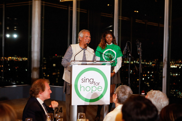 Nobel Laureate Muhammad Yunus and SFH youth Patricia Scott  Photo