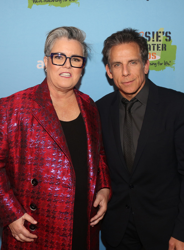 NEW YORK, NEW YORK - NOVEMBER 18: Rosie O'Donnell and Honoree Ben Stiller pose at the Photo