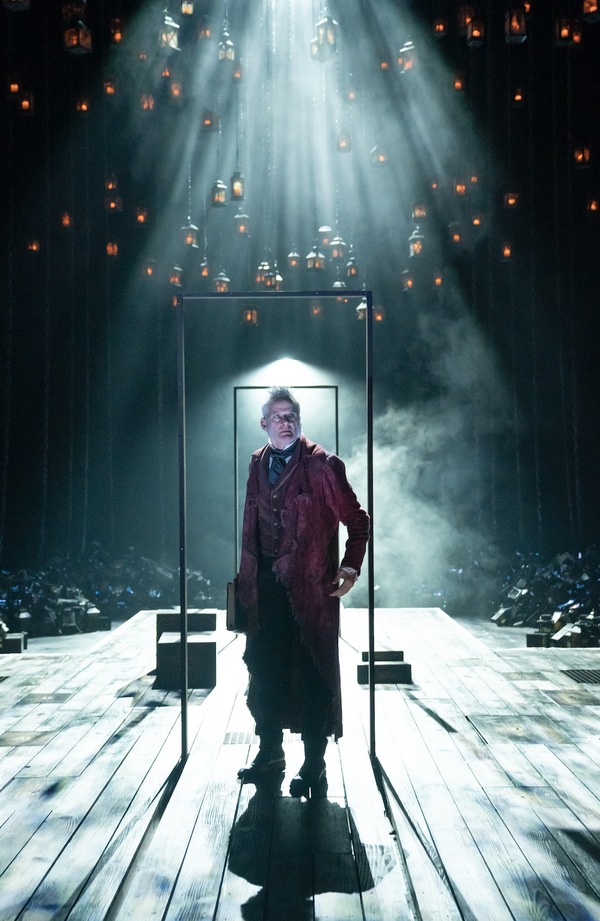 Photo Flash: First Look at Campbell Scott & More in A CHRISTMAS CAROL on Broadway! Image