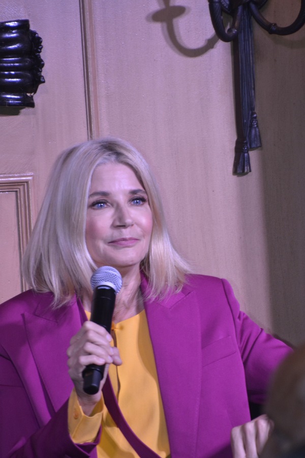 Photo Coverage: Candace Bushnell Talks at The Friars Club About Her New Book 'Is There Still Sex In the City?' 