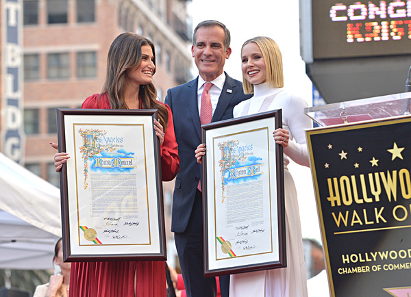 Photo Flash: See Photos from Idina Menzel and Kristen Bell's Hollywood Walk of Fame Ceremony 