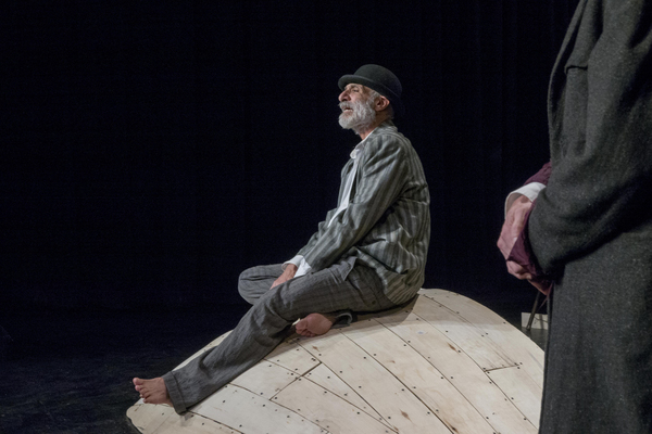 Photo Flash: First Look At WAITING FOR GODOT At Victory Gardens Image