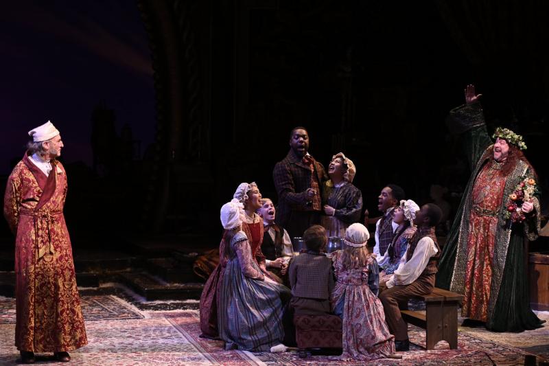 BWW Review: A CHRISTMAS CAROL Keeps on Singing at The Alliance Theatre 
