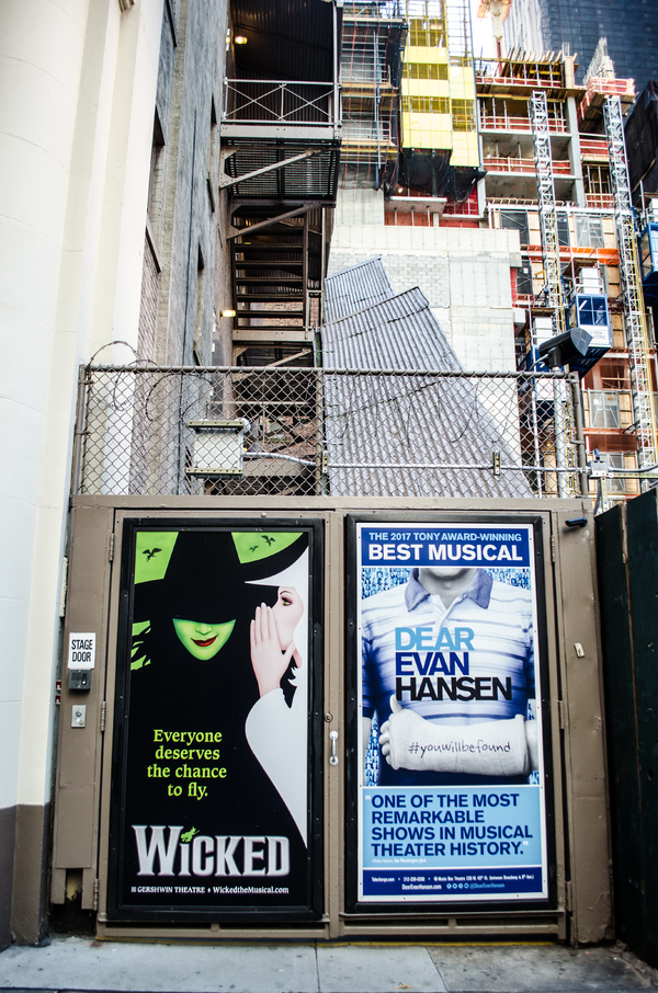 How to Stage Door a Broadway Show - The Ultimate Guide Image