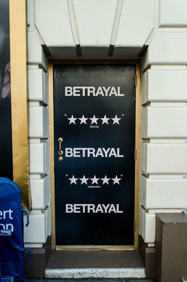 How to Stage Door a Broadway Show - The Ultimate Guide Image