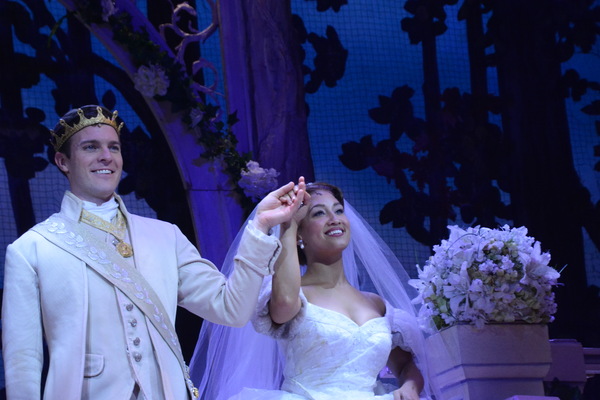 Photo Coverage: The Cast of RODGERS & HAMMERSTEIN'S CINDERELLA Take Opening Night Bows Image