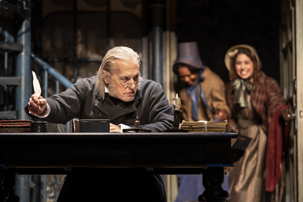 Photo Flash: A CHRISTMAS CAROL Returns To The Goodman Theatre Image