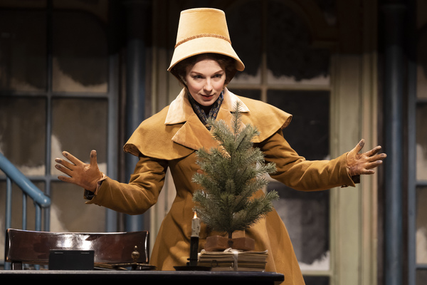Photo Flash: A CHRISTMAS CAROL Returns To The Goodman Theatre Image