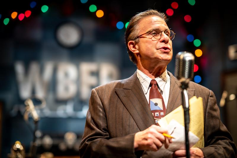 Review: IT'S A WONDERFUL LIFE: A LIVE RADIO PLAY at Gulfshore Playhouse Image
