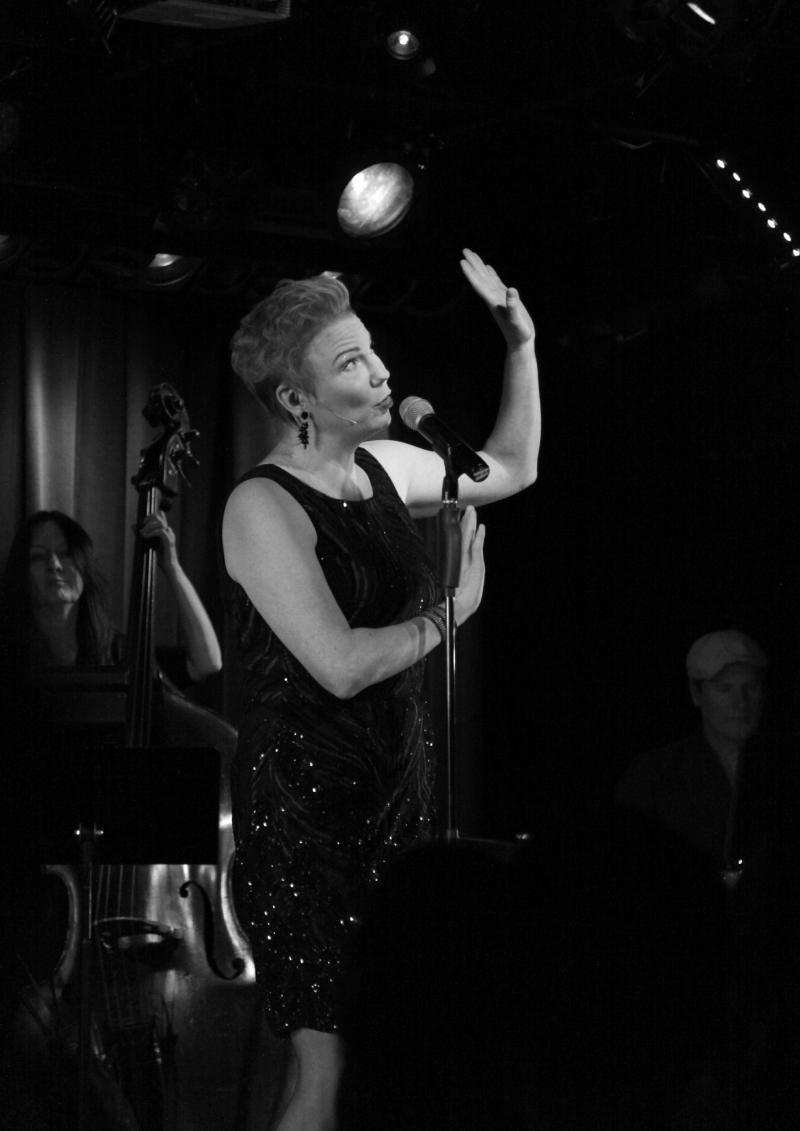 Review: Jennifer Barnhart Outdoes Herself with IT'S ABOUT TIME at The Laurie Beechman Theatre 