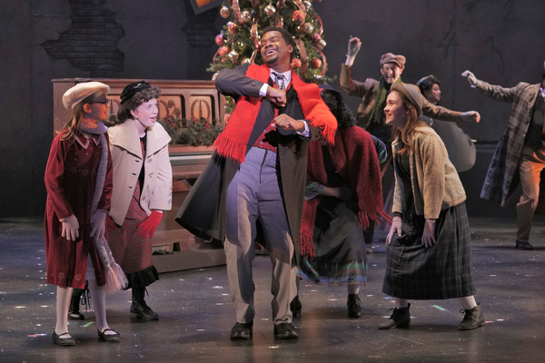 Photo Flash: First Look At A CHRISTMAS CAROL At ZACH Theatre 