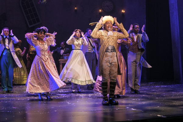 Photo Flash: First Look At A CHRISTMAS CAROL At ZACH Theatre 