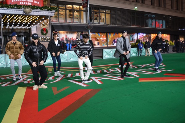 Photo Coverage: Idina Menzel, HADESTOWN, TINA - THE TINA TURNER MUSICAL, and More Rehearse For the 2019 Macy's Thanksgiving Day Parade 