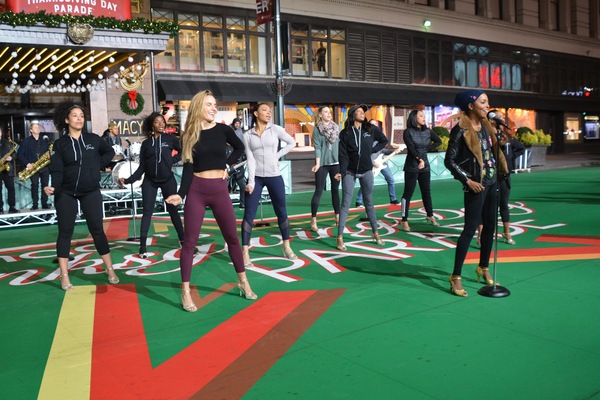 Photo Coverage: Idina Menzel, HADESTOWN, TINA - THE TINA TURNER MUSICAL, and More Rehearse For the 2019 Macy's Thanksgiving Day Parade 