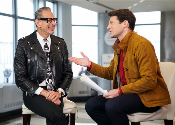 Photo Flash: CBS THIS MORNING Broadcasts Live From the Empire State Building Image