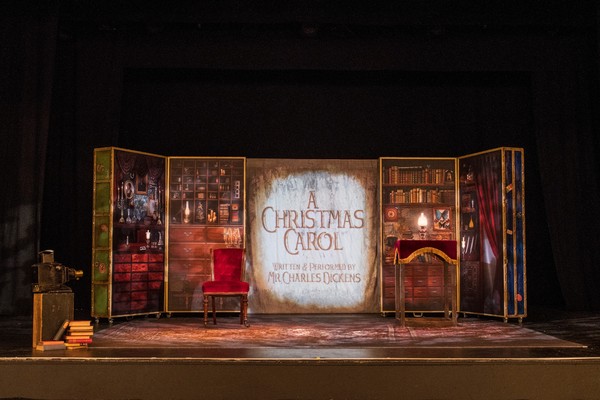 Photo Flash: First Look at European Arts Company's A CHRISTMAS CAROL Image
