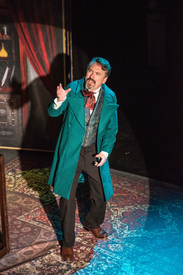 Photo Flash: First Look at European Arts Company's A CHRISTMAS CAROL Image