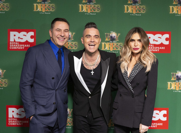 David Walliams with Robbie Williams and wife Ayda Field  Photo