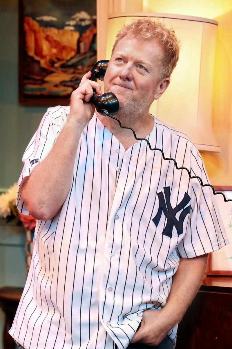 Review: Neil Simon's Comic Tale Of Unlikely Flatmates Proves Timeless In Ensemble Theatre's New Production of THE ODD COUPLE Image