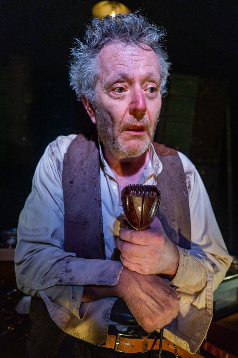 Review: Jonathan Biggins Delivers A Delightful Masterclass In Dramatic Physicality In KRAPP'S LAST TAPE Image
