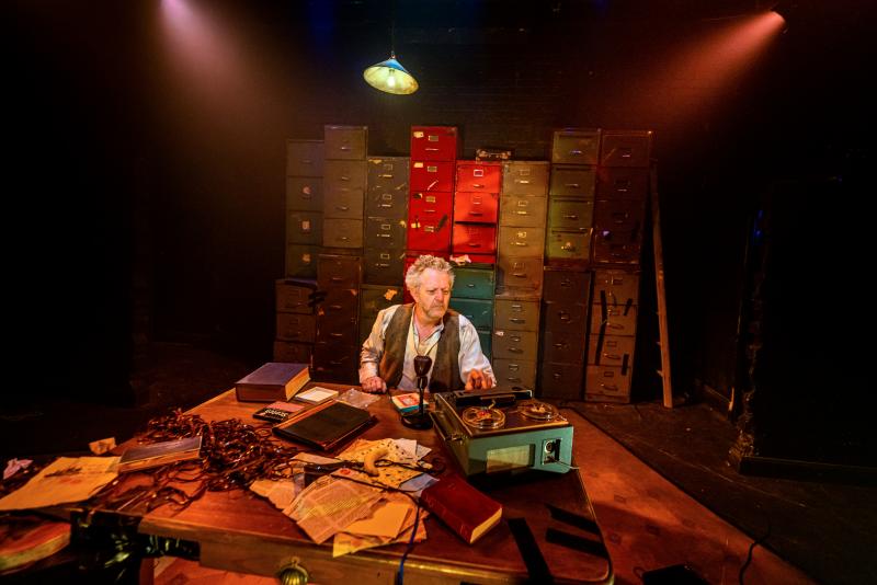 Review: Jonathan Biggins Delivers A Delightful Masterclass In Dramatic Physicality In KRAPP'S LAST TAPE Image