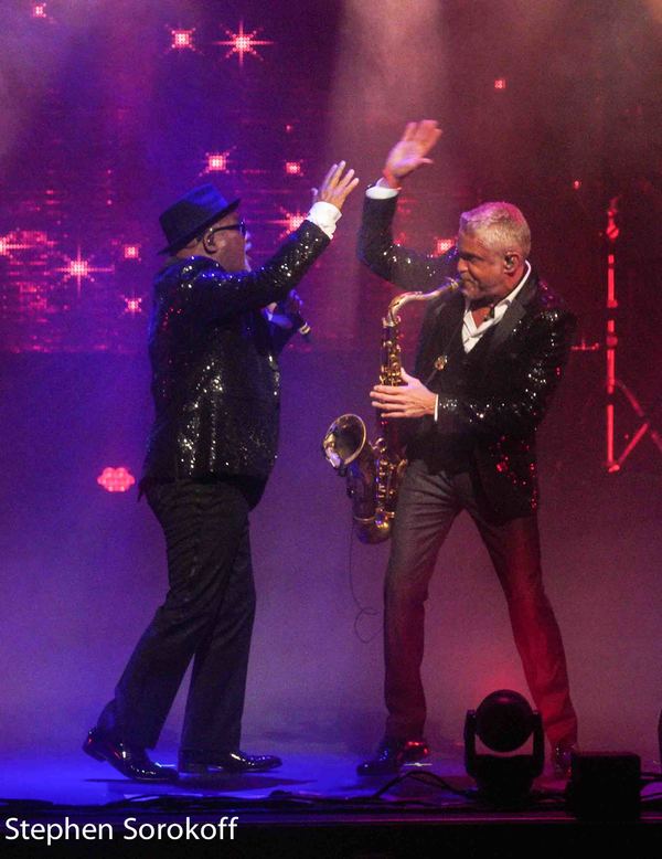 Photo Coverage: Dave Koz & Friends Christmas Tour Lights Up The Kravis Center Image