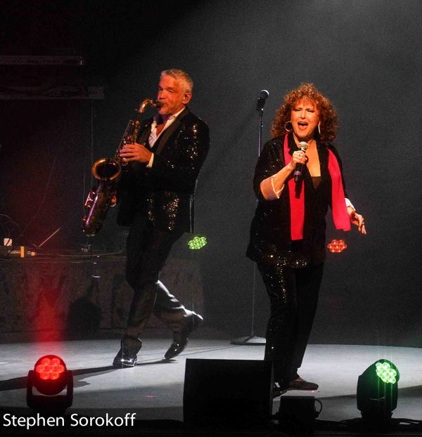 Photo Coverage: Dave Koz & Friends Christmas Tour Lights Up The Kravis Center Image
