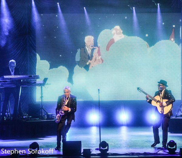 Photo Coverage: Dave Koz & Friends Christmas Tour Lights Up The Kravis Center Image