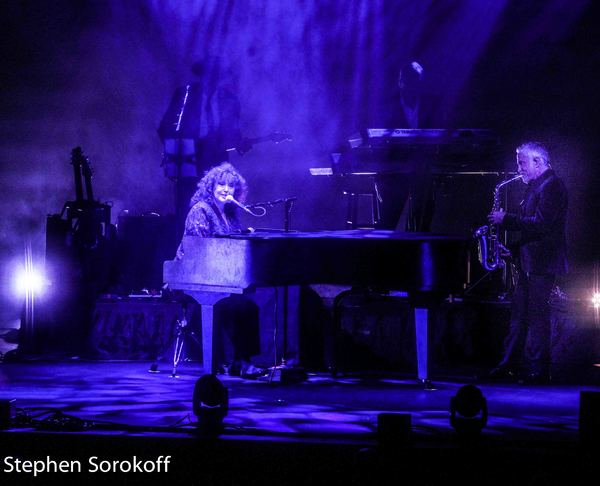 Photo Coverage: Dave Koz & Friends Christmas Tour Lights Up The Kravis Center Image