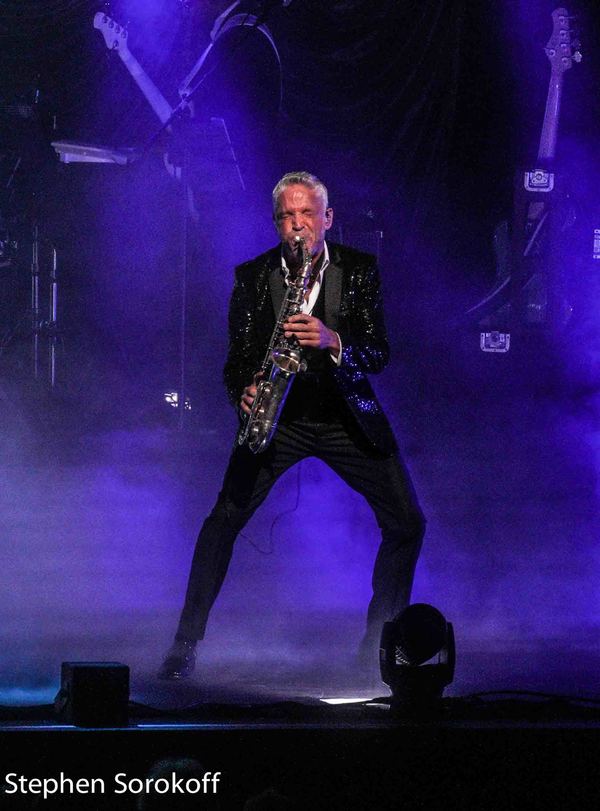 Photo Coverage: Dave Koz & Friends Christmas Tour Lights Up The Kravis Center Image