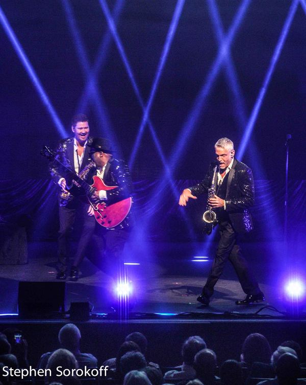 Photo Coverage: Dave Koz & Friends Christmas Tour Lights Up The Kravis Center Image