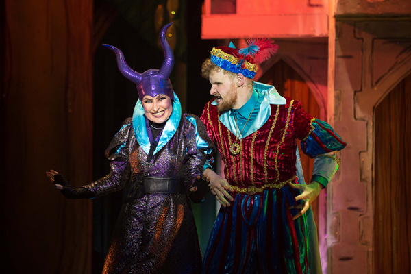 Photo Flash: ROBIN HOOD Opens At Queen's Theatre Hornchurch Image