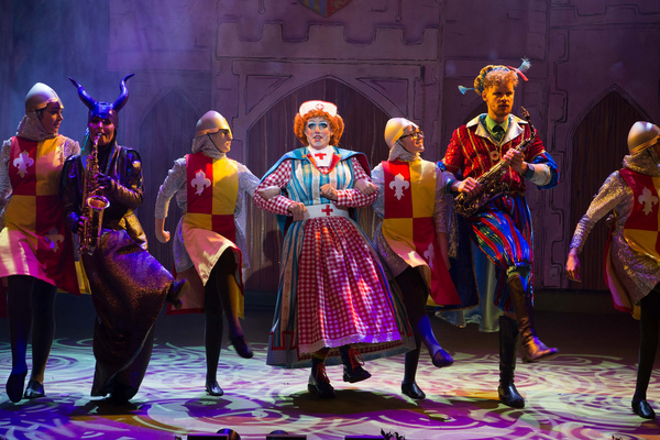 Photo Flash: ROBIN HOOD Opens At Queen's Theatre Hornchurch Image