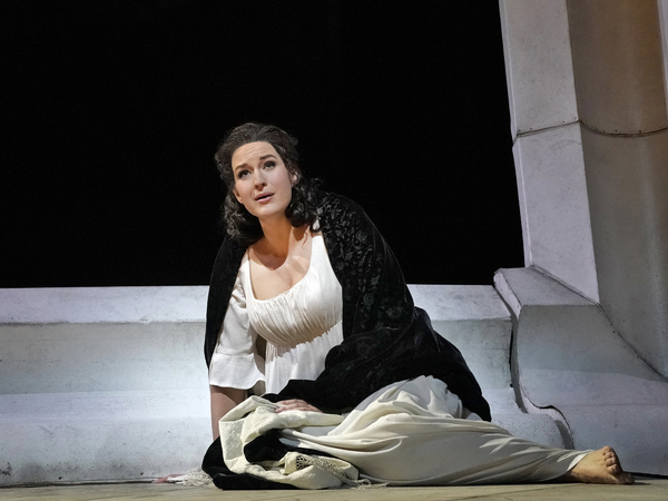 Photos/Reviews: THE QUEEN OF SPADES at the Metropolitan Opera, New York 