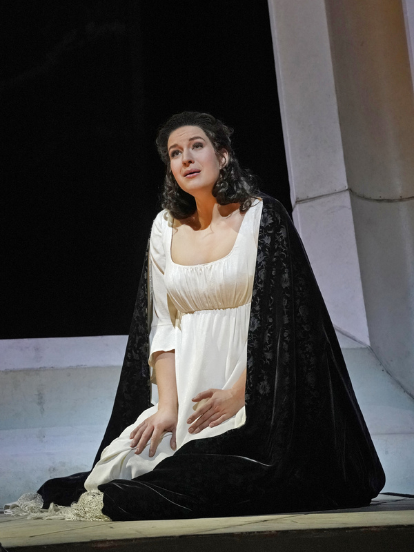 Photos/Reviews: THE QUEEN OF SPADES at the Metropolitan Opera, New York 