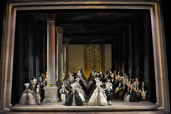 Photos/Reviews: THE QUEEN OF SPADES at the Metropolitan Opera, New York 