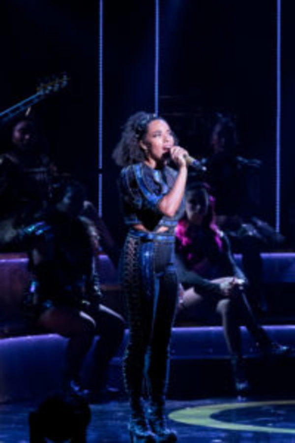 Photo Flash: Get A First Look At The Twin Cities Run Of Broadway-Bound SIX Image