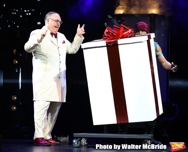 Photo Coverage: THE ILLUSIONISTS - MAGIC OF THE HOLIDAYS Press Preview Image