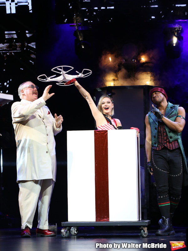 Photo Coverage: THE ILLUSIONISTS - MAGIC OF THE HOLIDAYS Press Preview Image