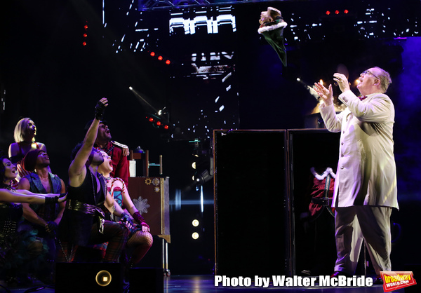 Photo Coverage: THE ILLUSIONISTS - MAGIC OF THE HOLIDAYS Press Preview Image