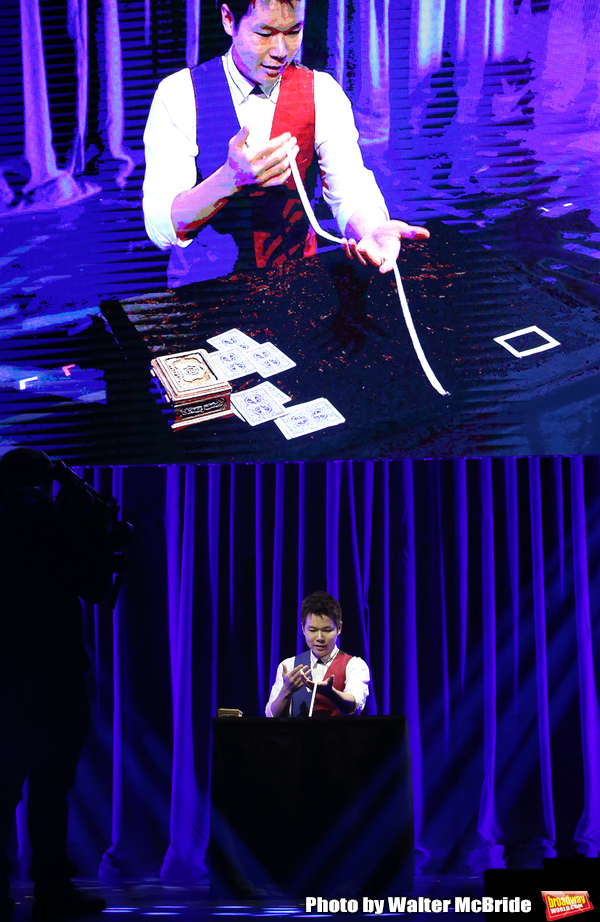 Photo Coverage: THE ILLUSIONISTS - MAGIC OF THE HOLIDAYS Press Preview Image