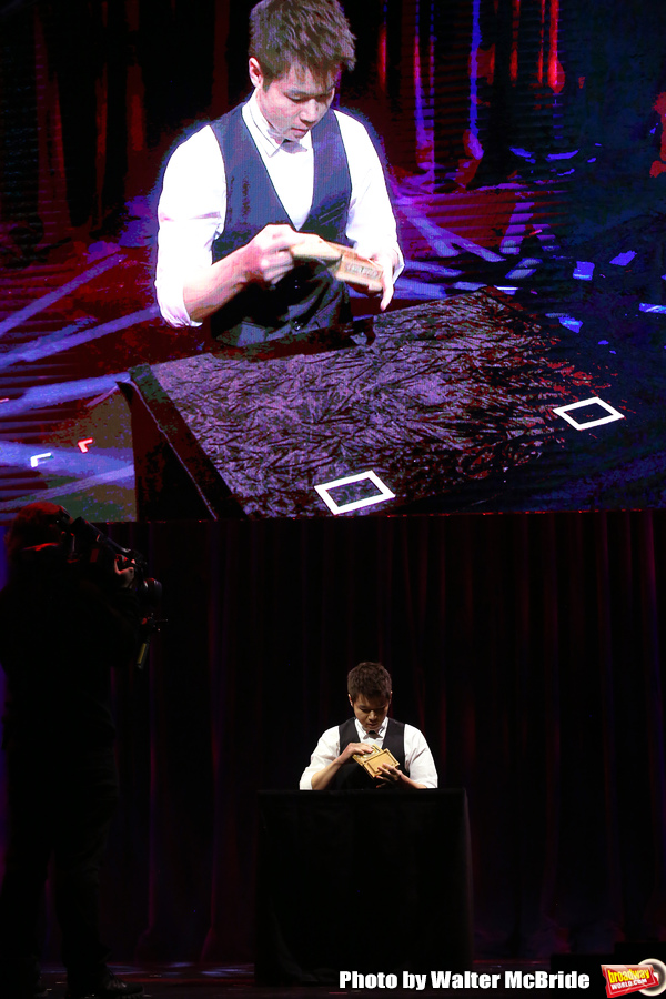 Photo Coverage: THE ILLUSIONISTS - MAGIC OF THE HOLIDAYS Press Preview Image