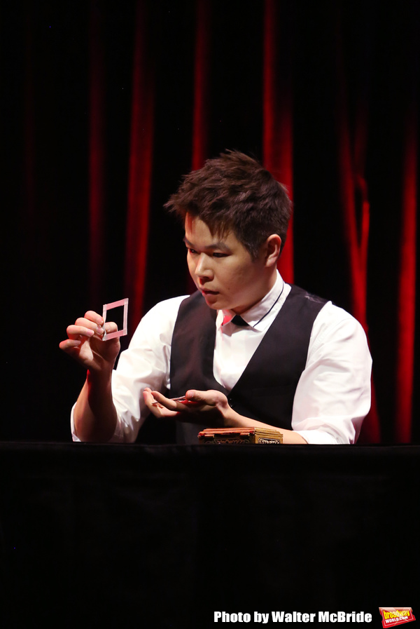 Photo Coverage: THE ILLUSIONISTS - MAGIC OF THE HOLIDAYS Press Preview Image