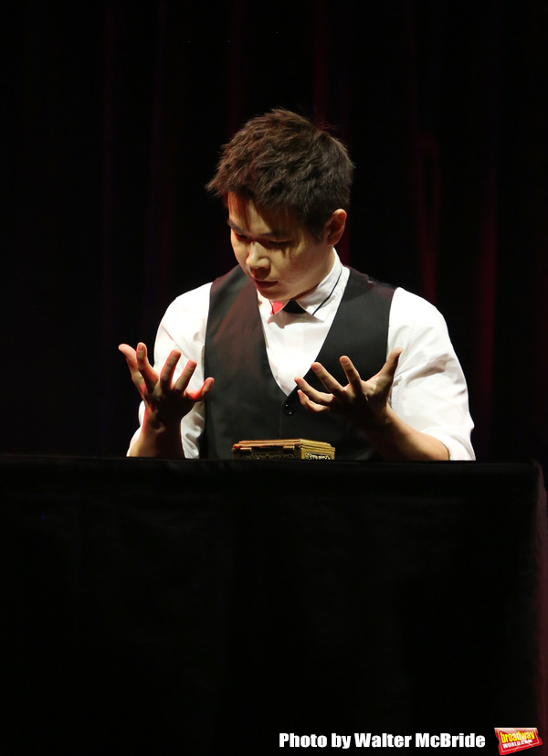 Photo Coverage: THE ILLUSIONISTS - MAGIC OF THE HOLIDAYS Press Preview Image