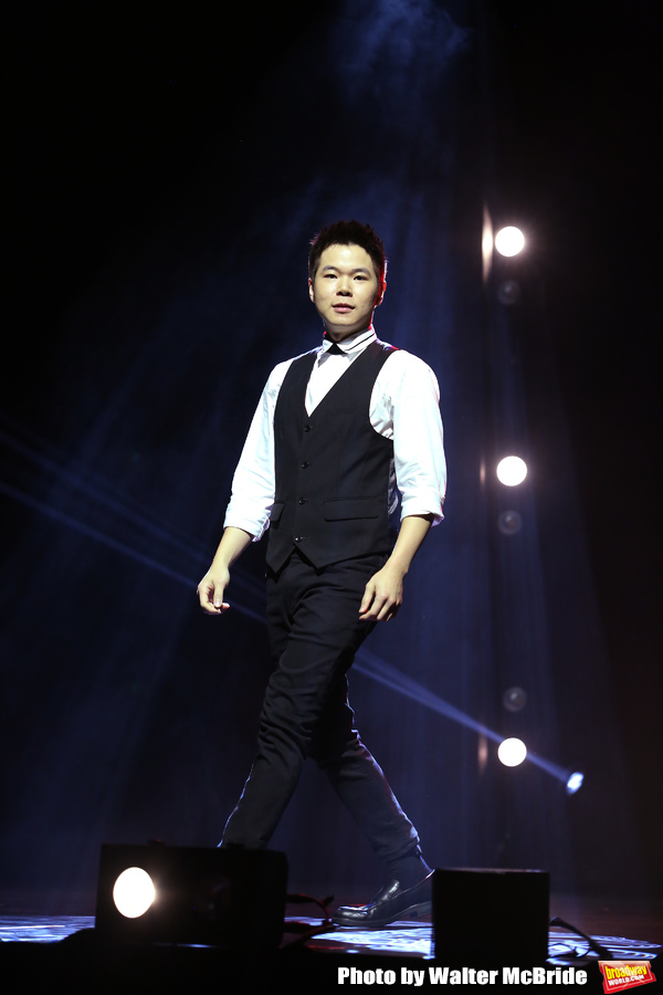 Photo Coverage: THE ILLUSIONISTS - MAGIC OF THE HOLIDAYS Press Preview Image