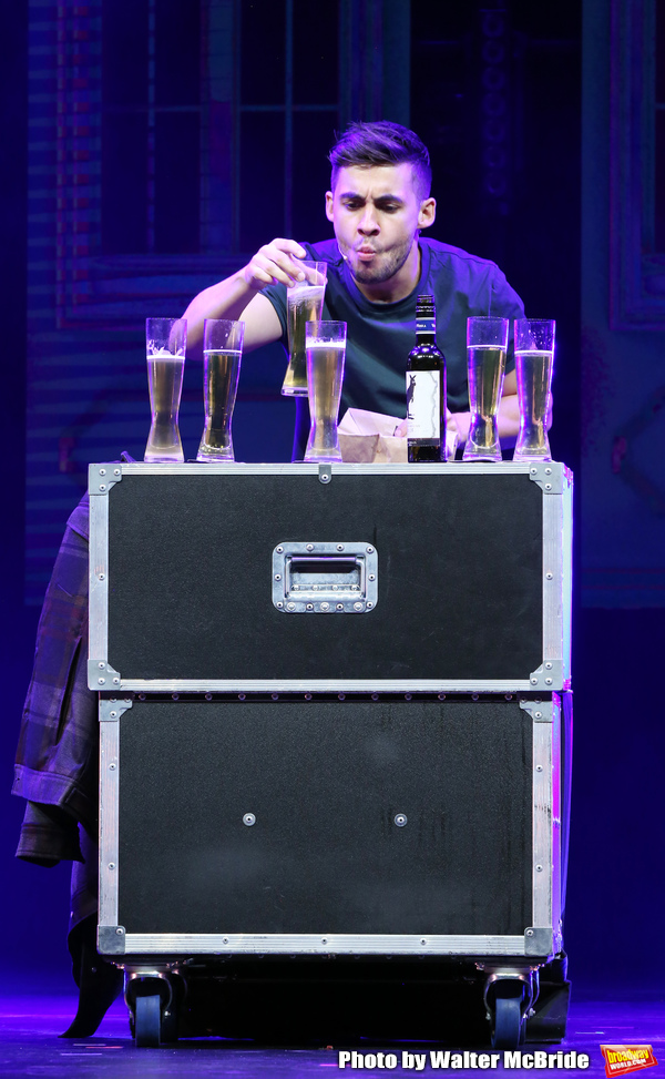 Photo Coverage: THE ILLUSIONISTS - MAGIC OF THE HOLIDAYS Press Preview Image